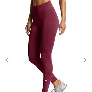 Dark Beetroot Nike women’s tights